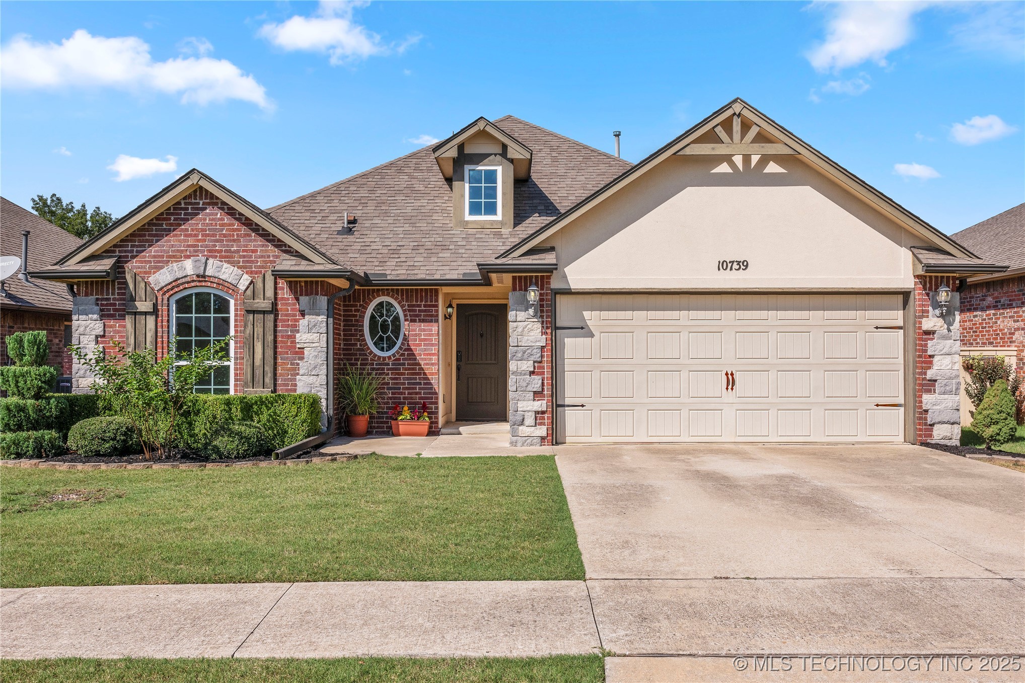 10739 Masters Circle Property Photo 1