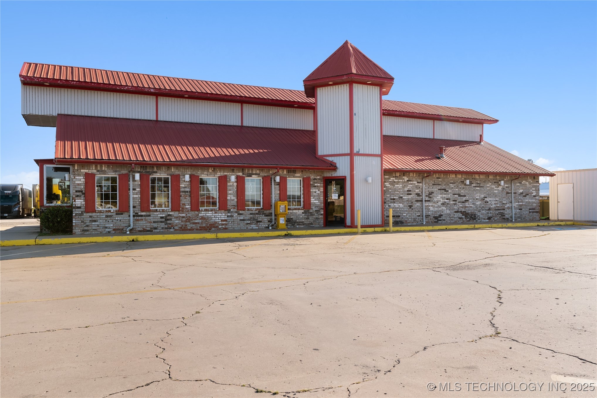 18753 S Highway 100 Property Photo 11