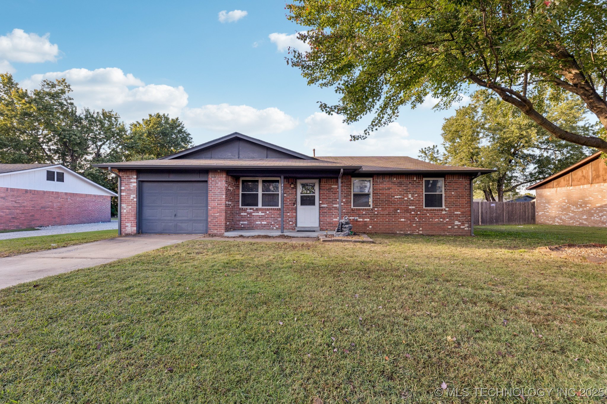 475 E 138th Place Property Photo 1