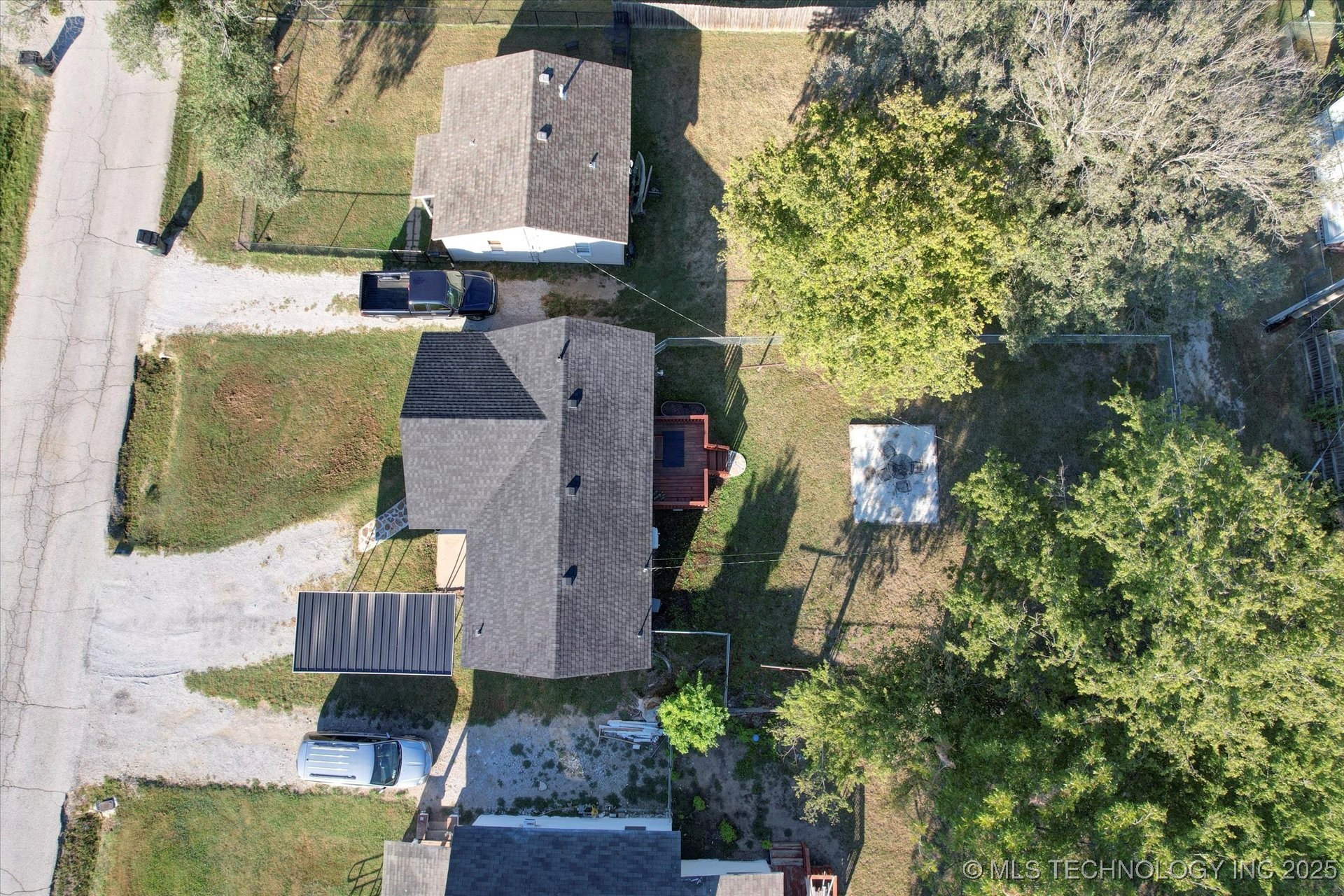 1137 E Perkins Avenue Property Photo 16