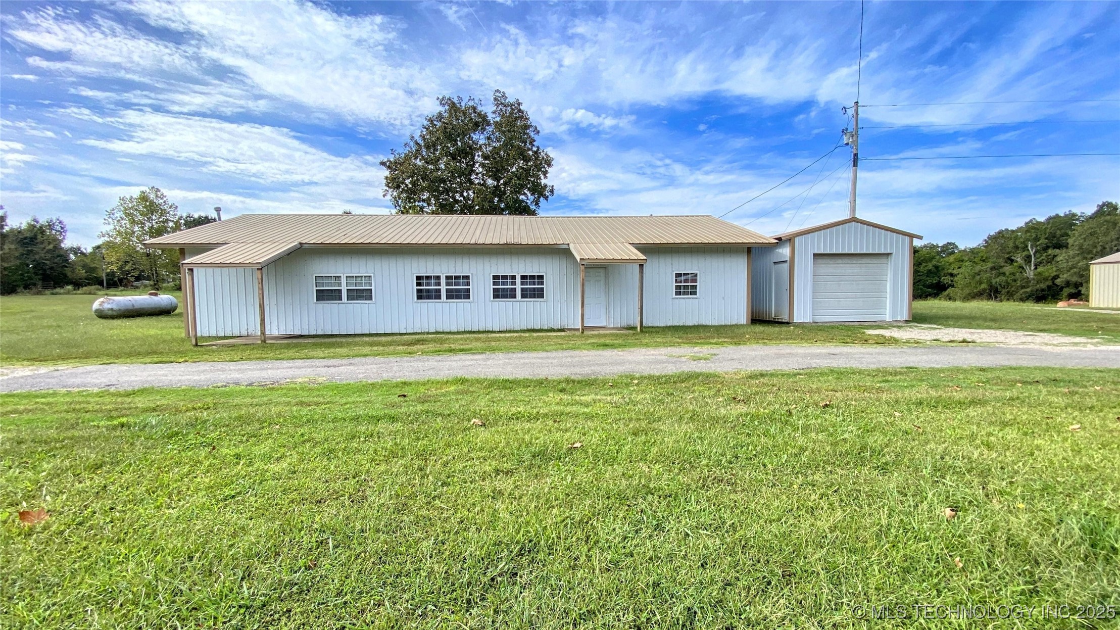 466708 Hwy 51 Property Photo 1