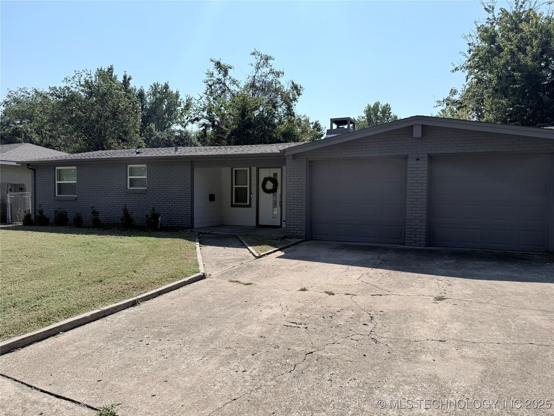 1736 W Latimer Place Property Photo 1
