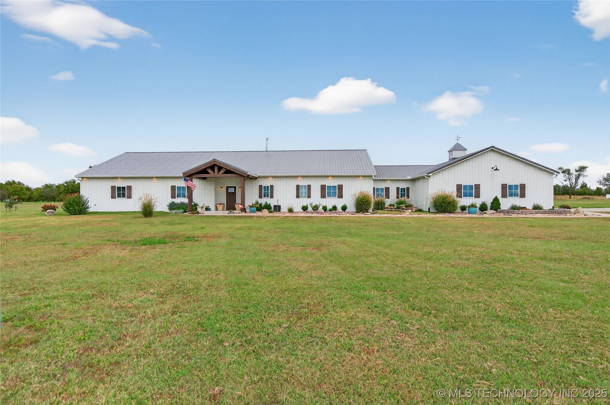 21600 N 4015 Road Property Photo 1