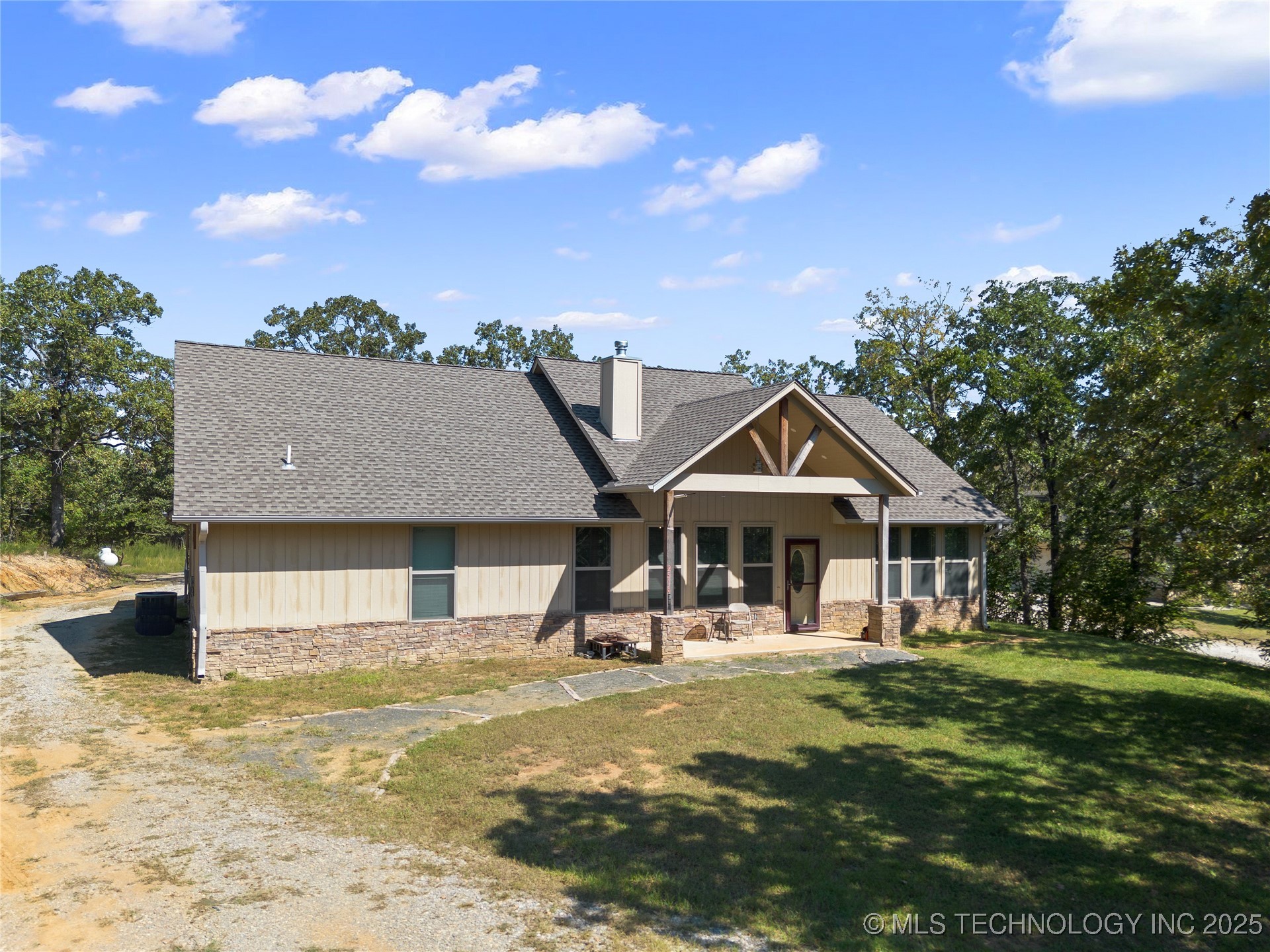 2516 Elm Road Property Photo 3