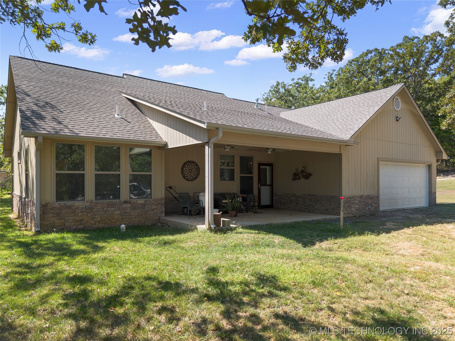 2516 Elm Road Property Photo 6