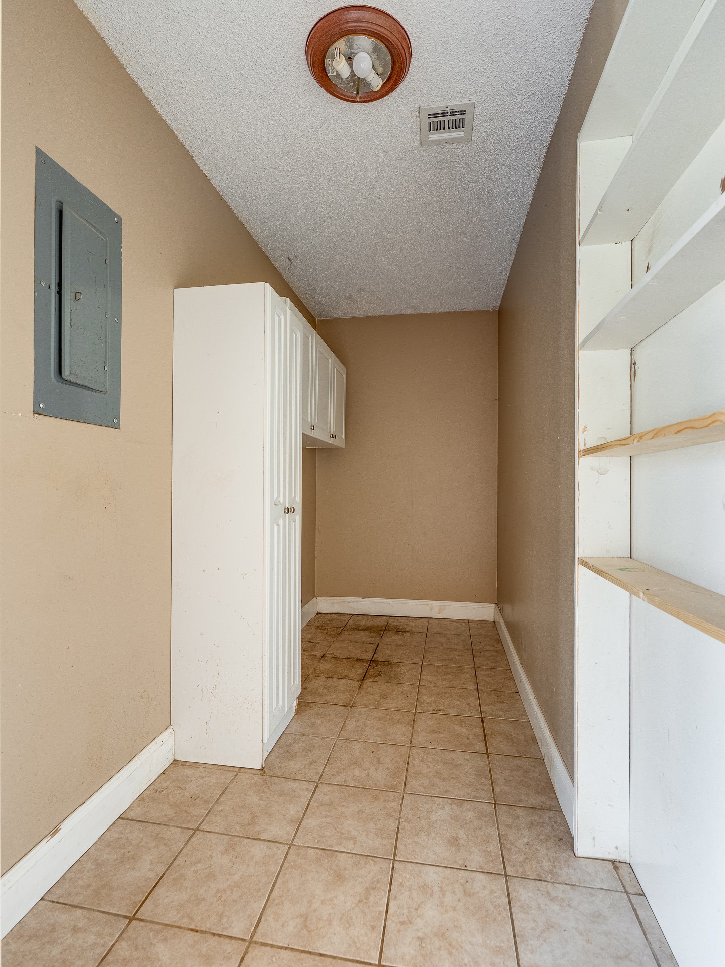 306 E Colonial Property Photo 25