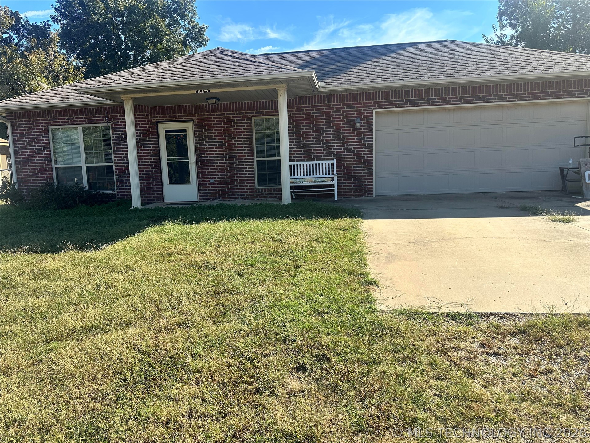 415664 E 1093 Road E Property Photo 1