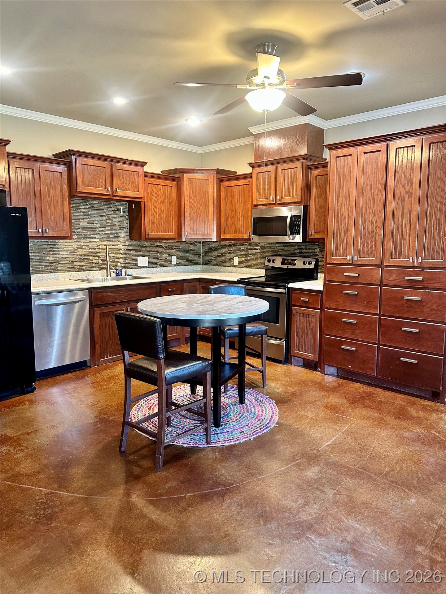 415664 E 1093 Road E Property Photo 4