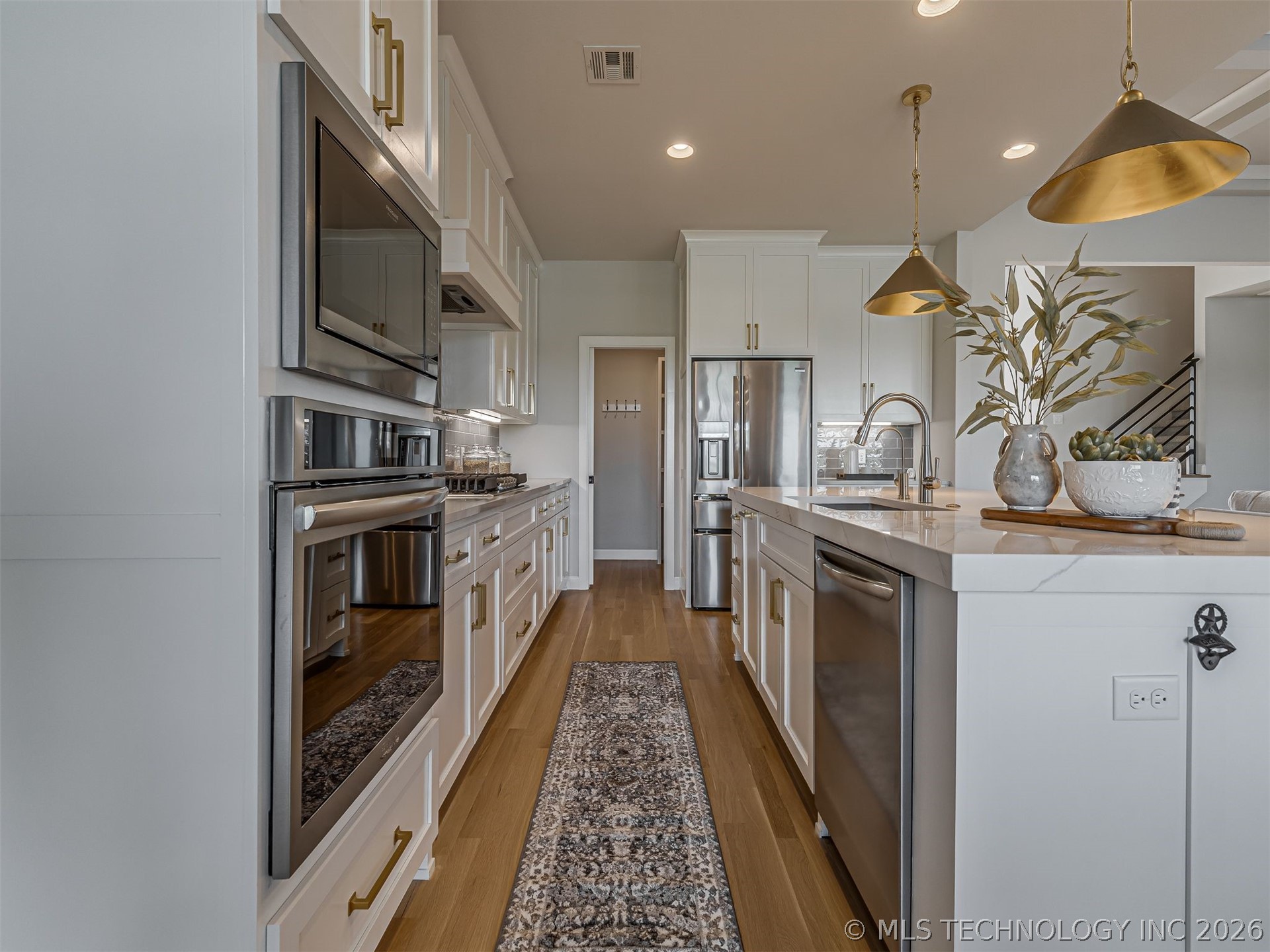 13634 S 20th Place E Property Photo 16