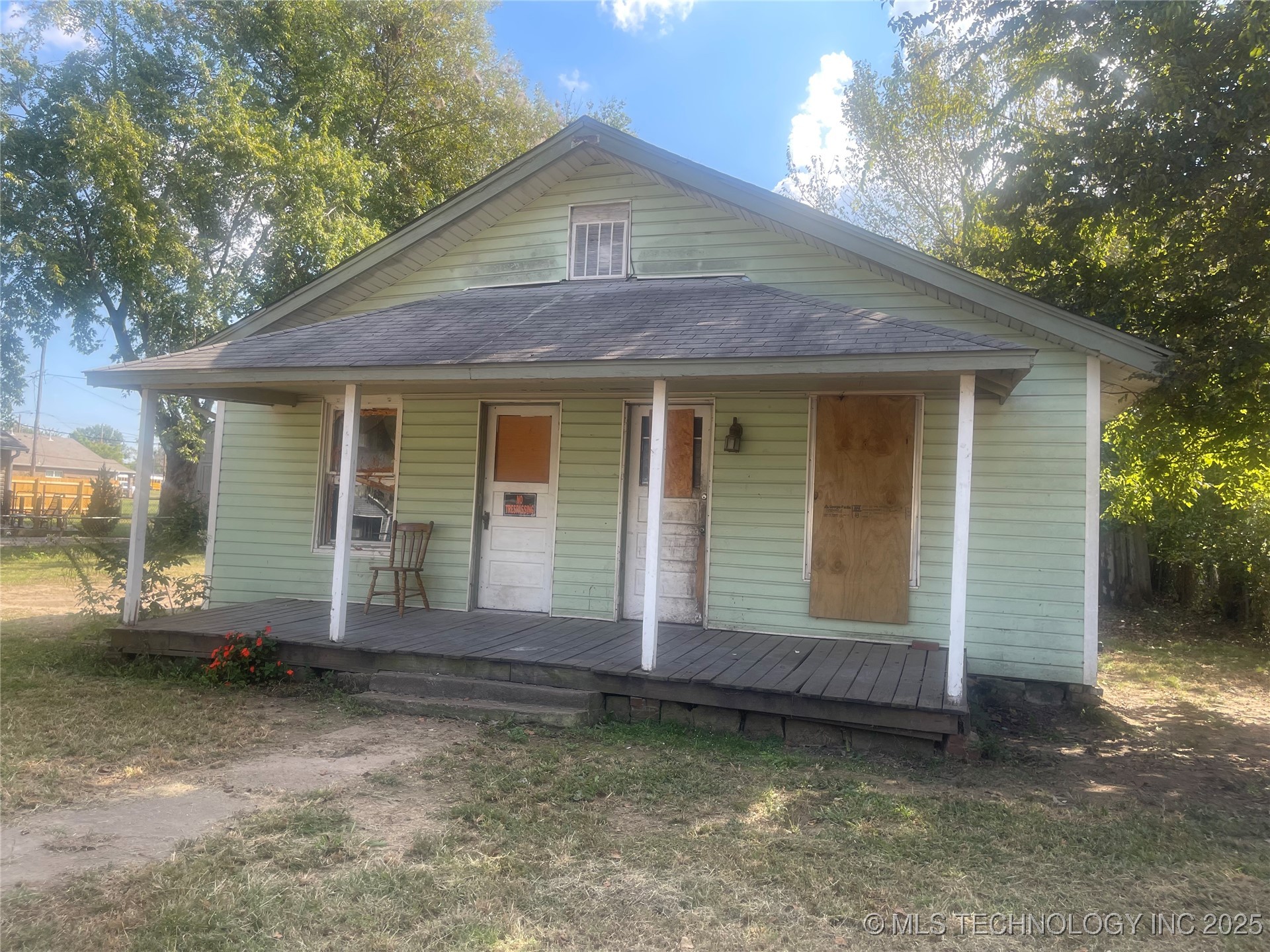 224 W Burnham Avenue Property Photo 1