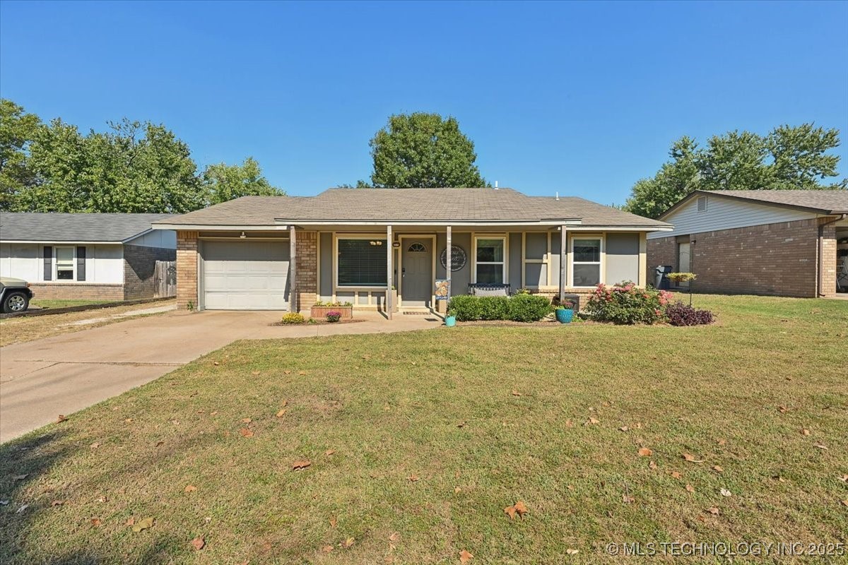 1323 E 143rd Street Property Photo 1