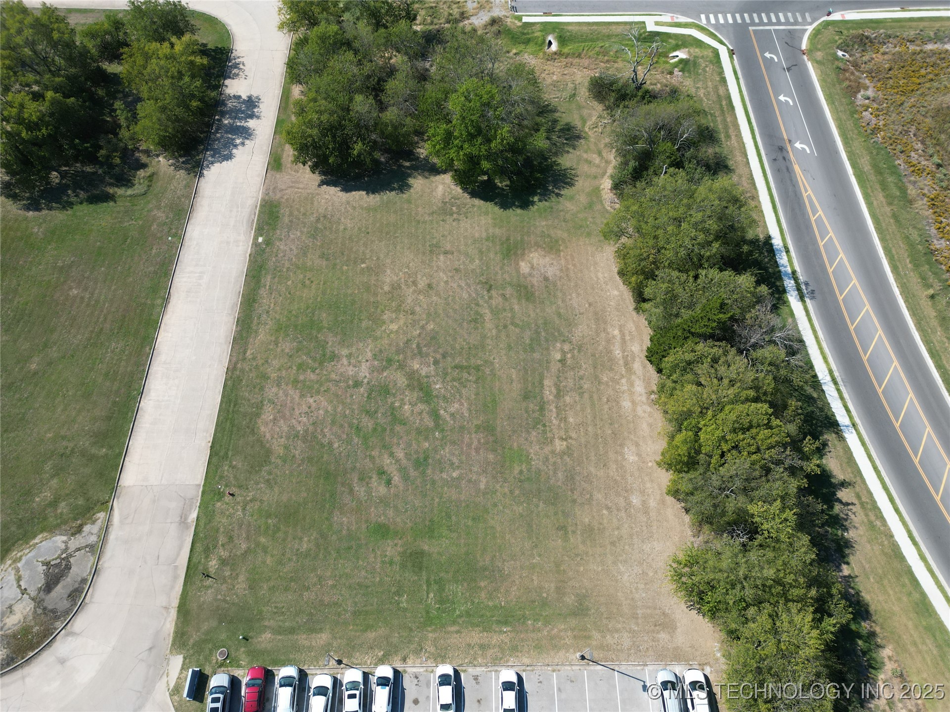 1410 Brookview Drive Property Photo 2