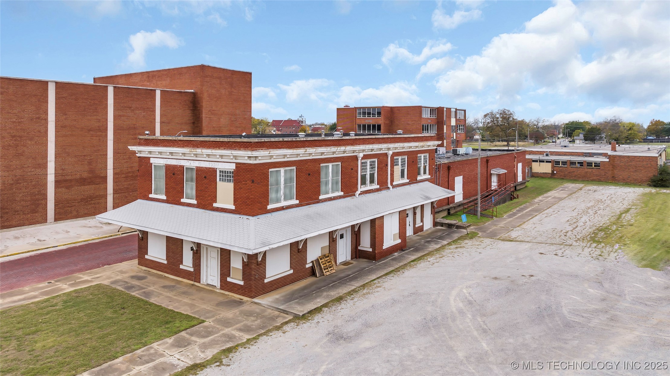 301 N Washington Property Photo