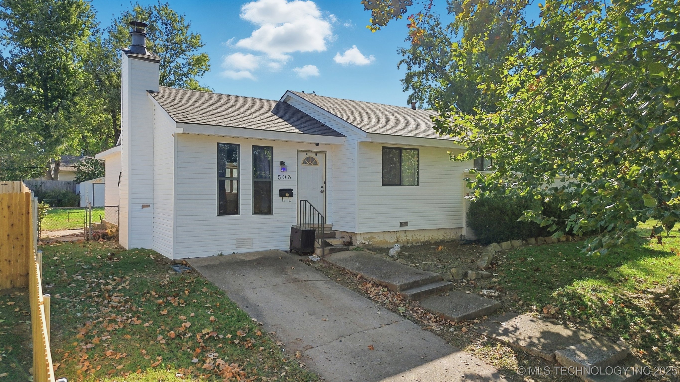 503 N 45th West Avenue Property Photo 1
