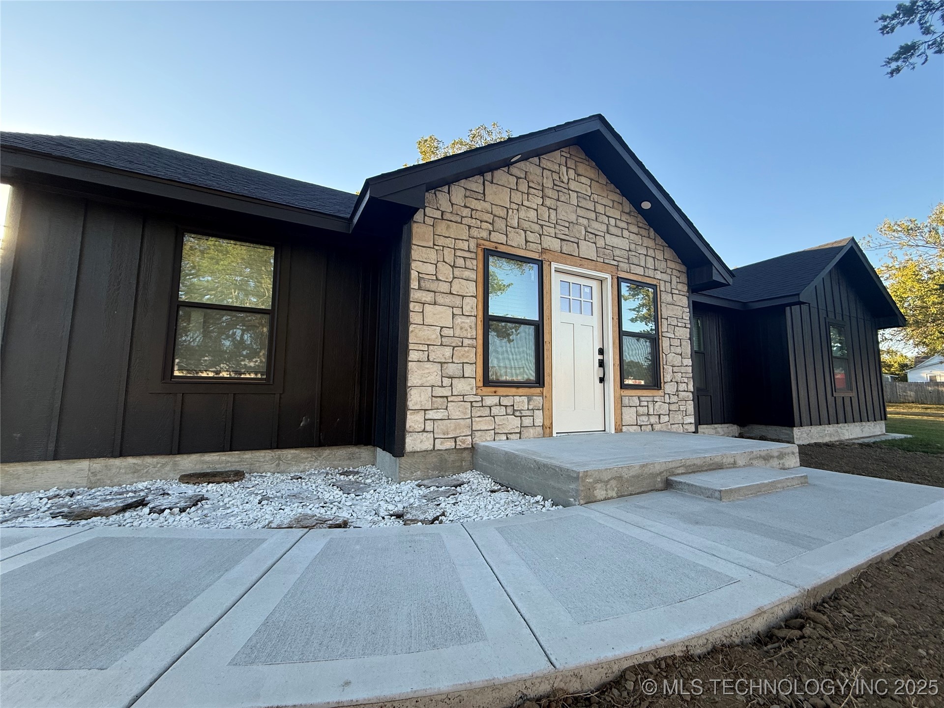 89 SW 6th Street Property Photo 1