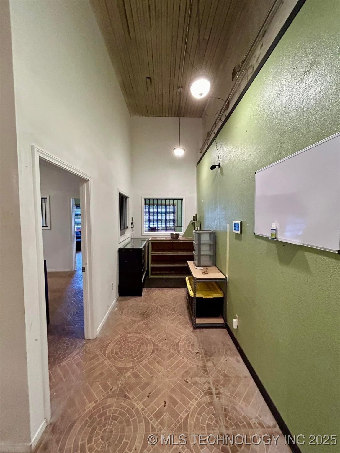 116 N Main Property Photo 5