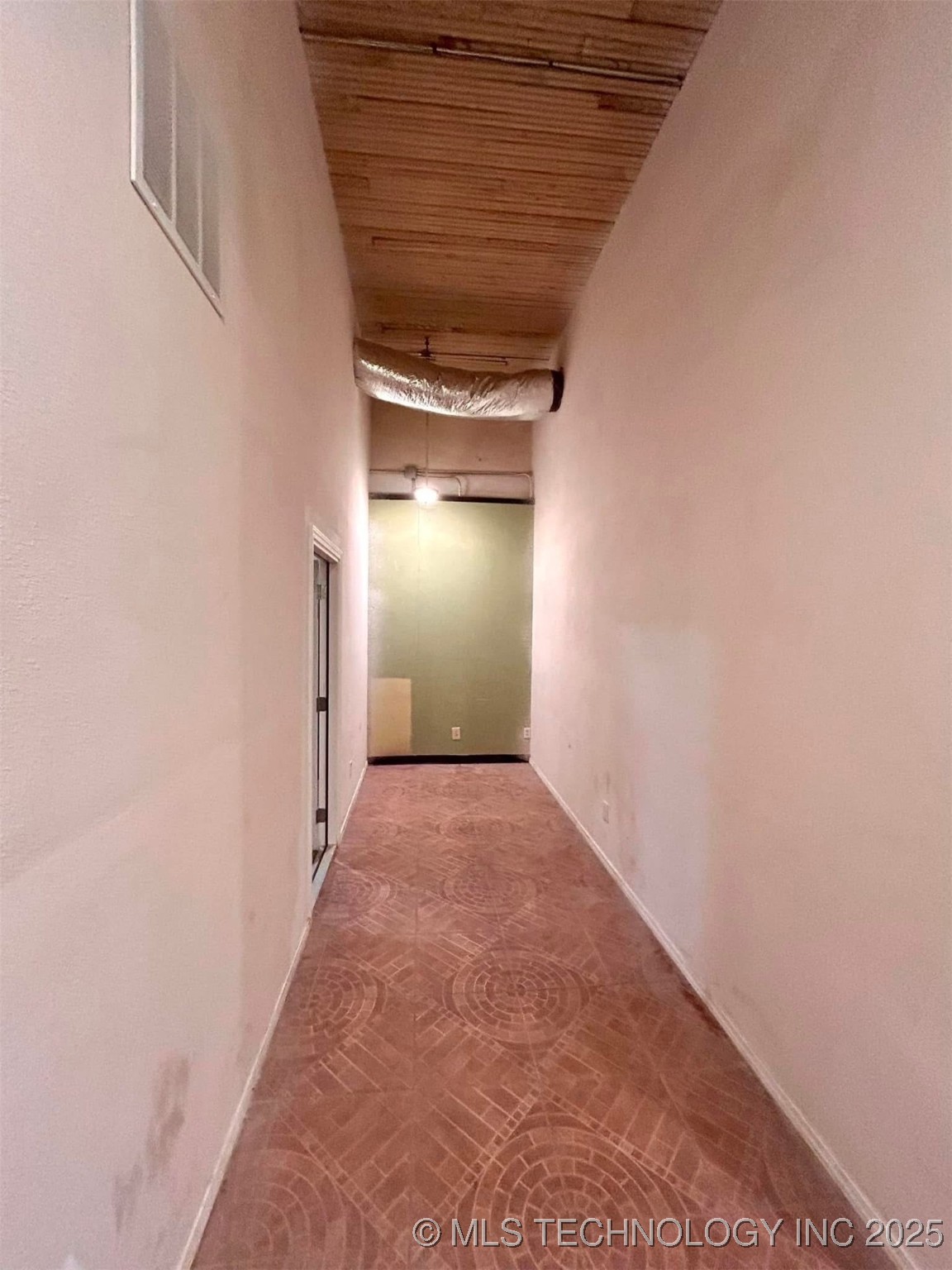 116 N Main Property Photo 6