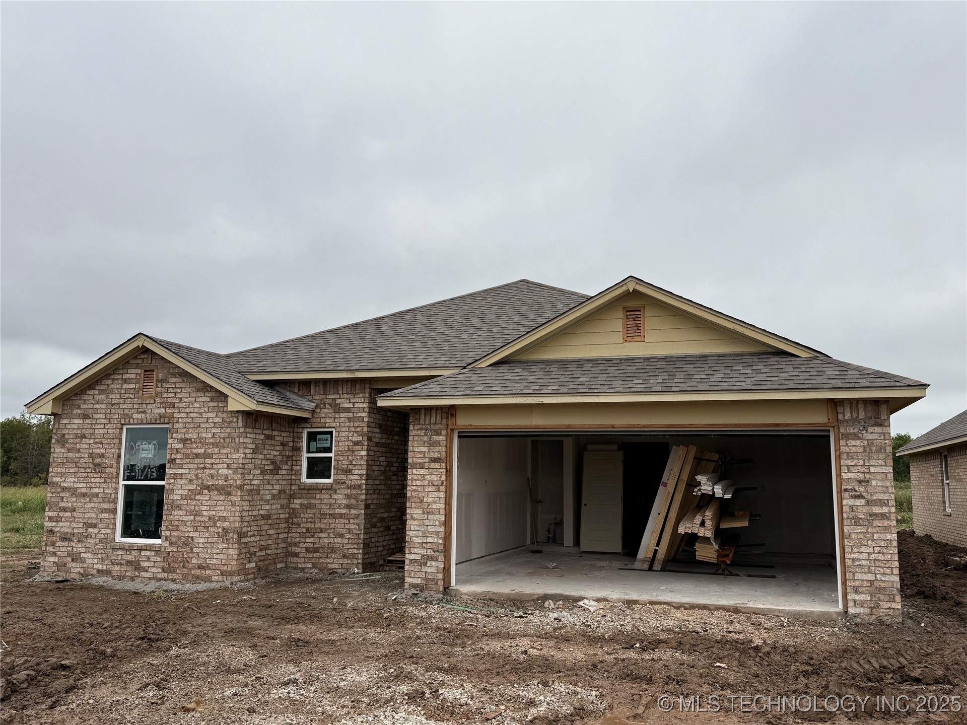 10930 S 271st East Avenue Property Photo 3