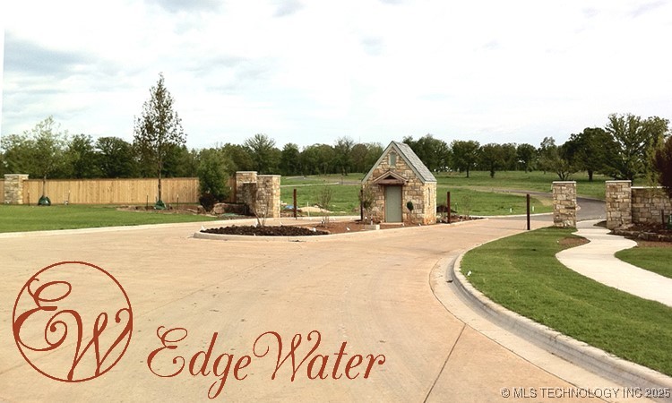 1089 Edgewater Boulevard Property Photo 1