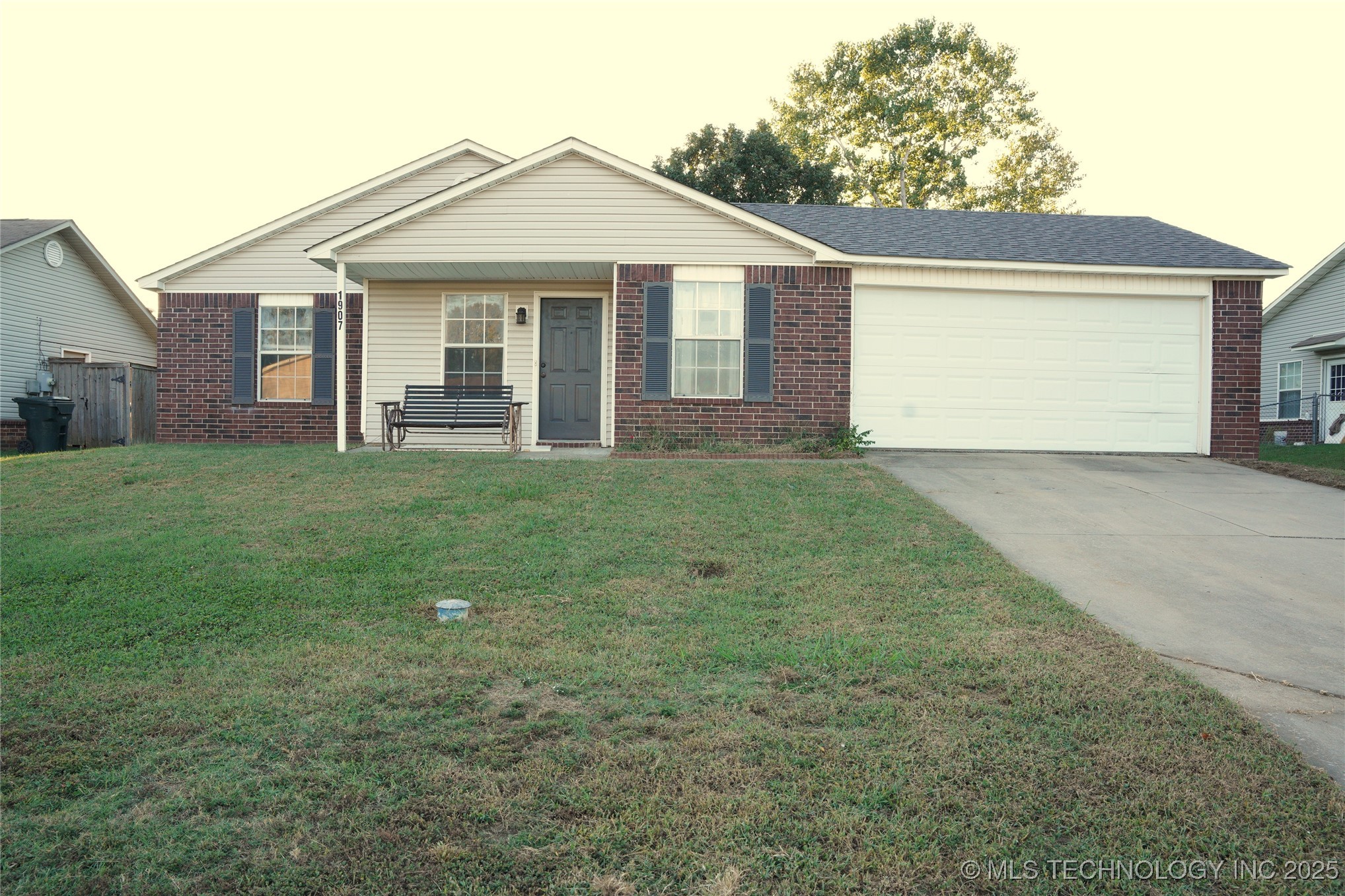 1907 N Chambers Avenue Property Photo 26