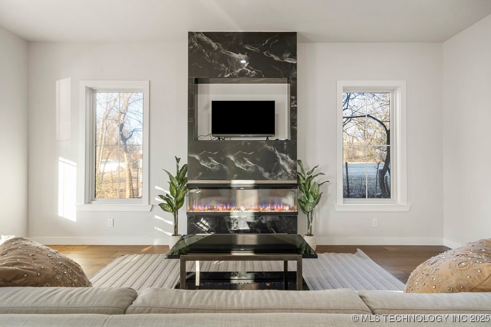 1717 W Newton Street Property Photo 6