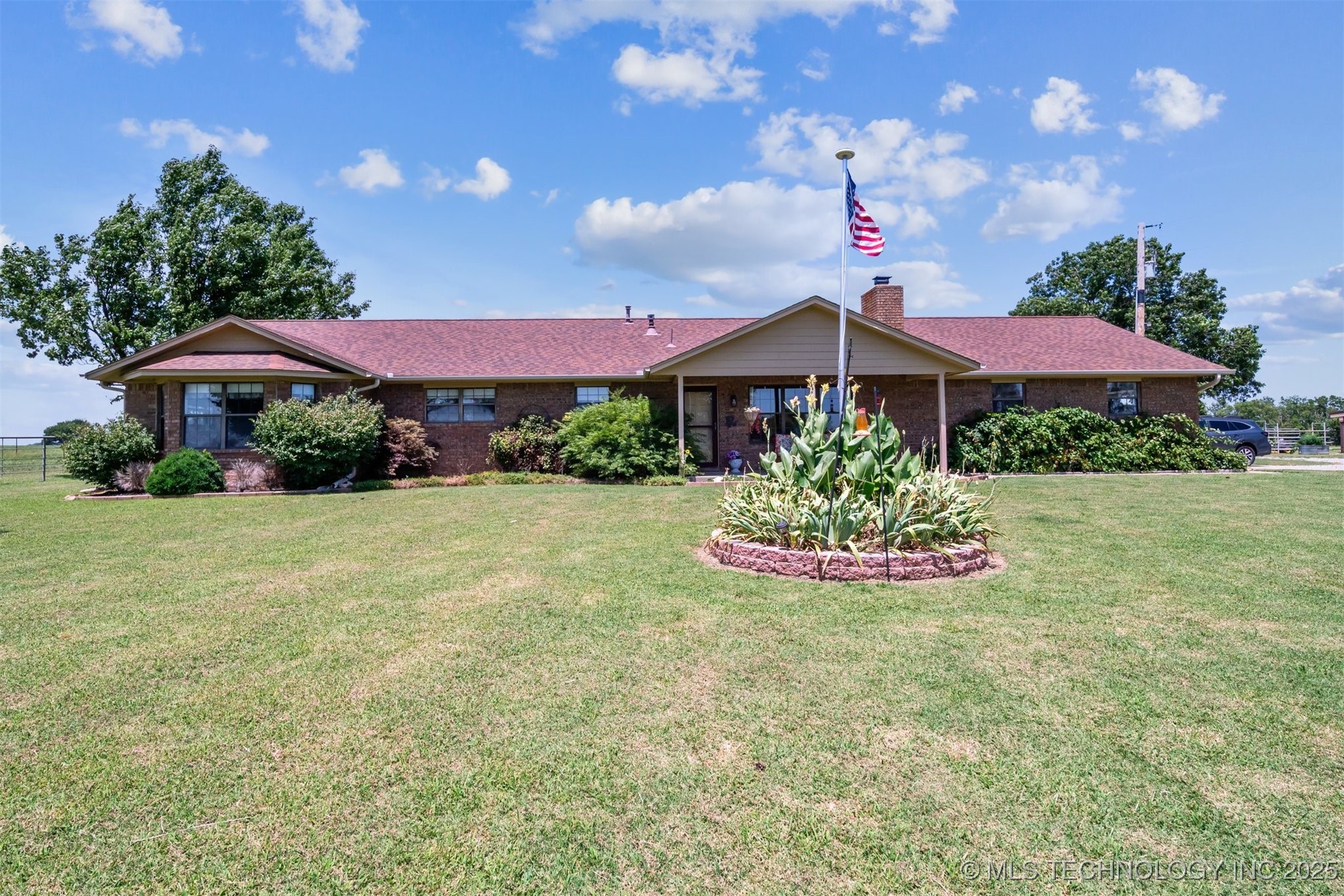 3901 E 440 Road Property Photo 3