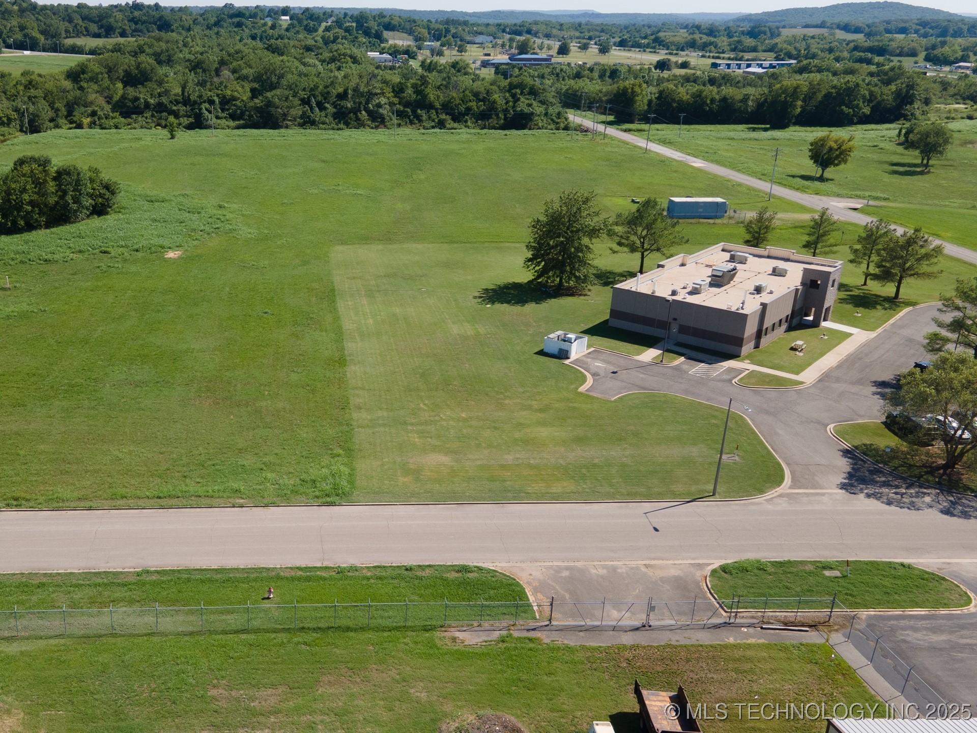 100 Career Tech Way Property Photo 17