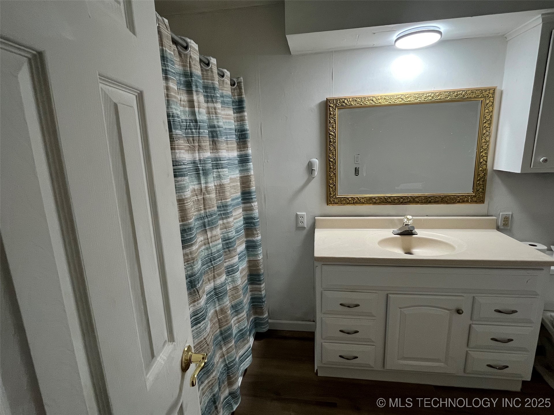501 E 62nd Street S Property Photo 18
