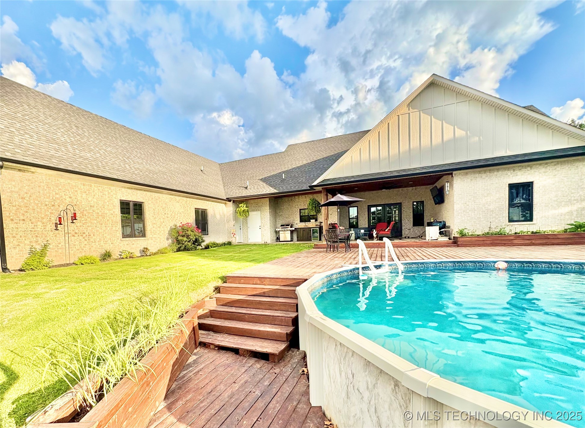 1609 E Hollow Oak Road Property Photo 57