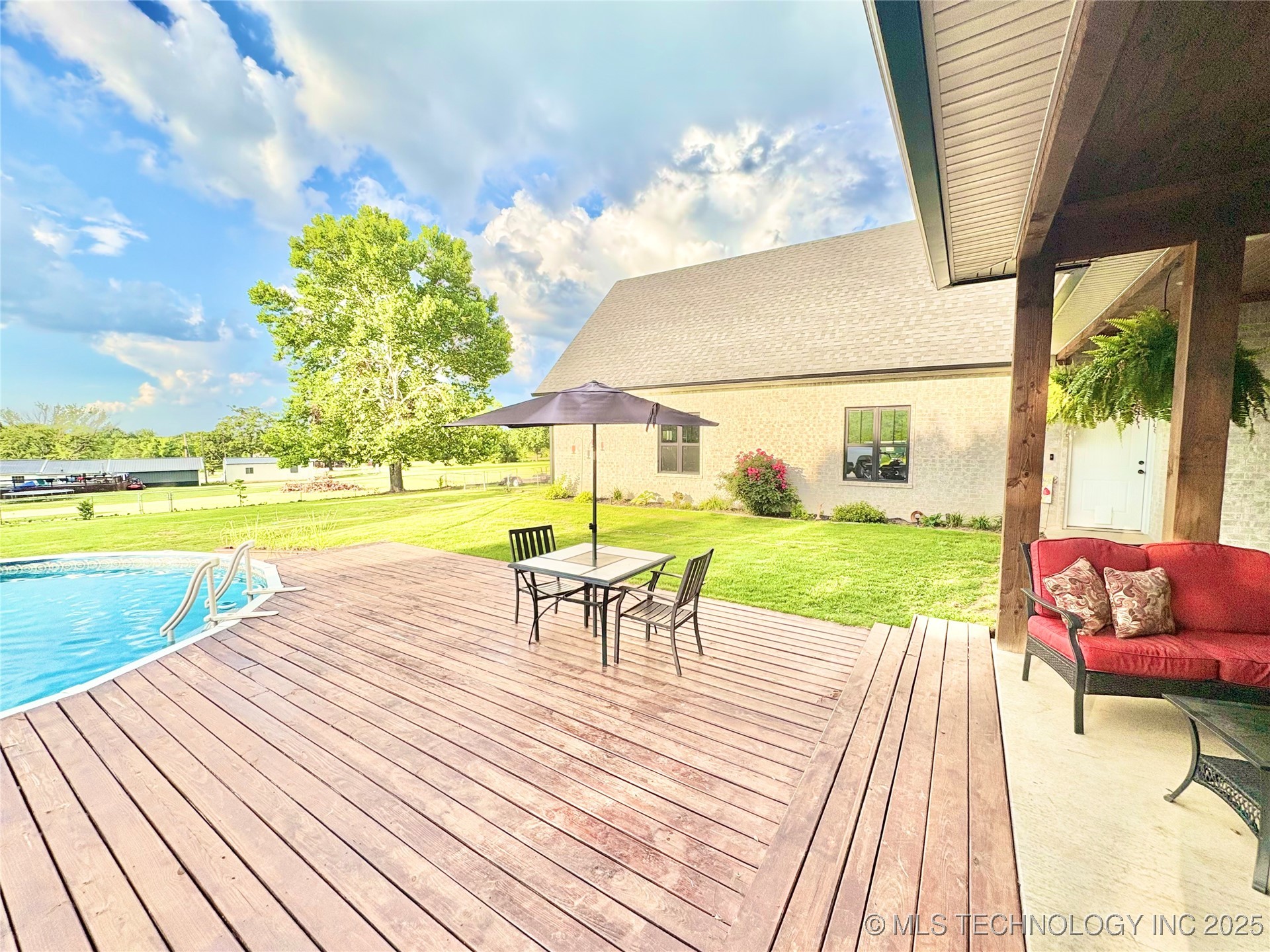 1609 E Hollow Oak Road Property Photo 59