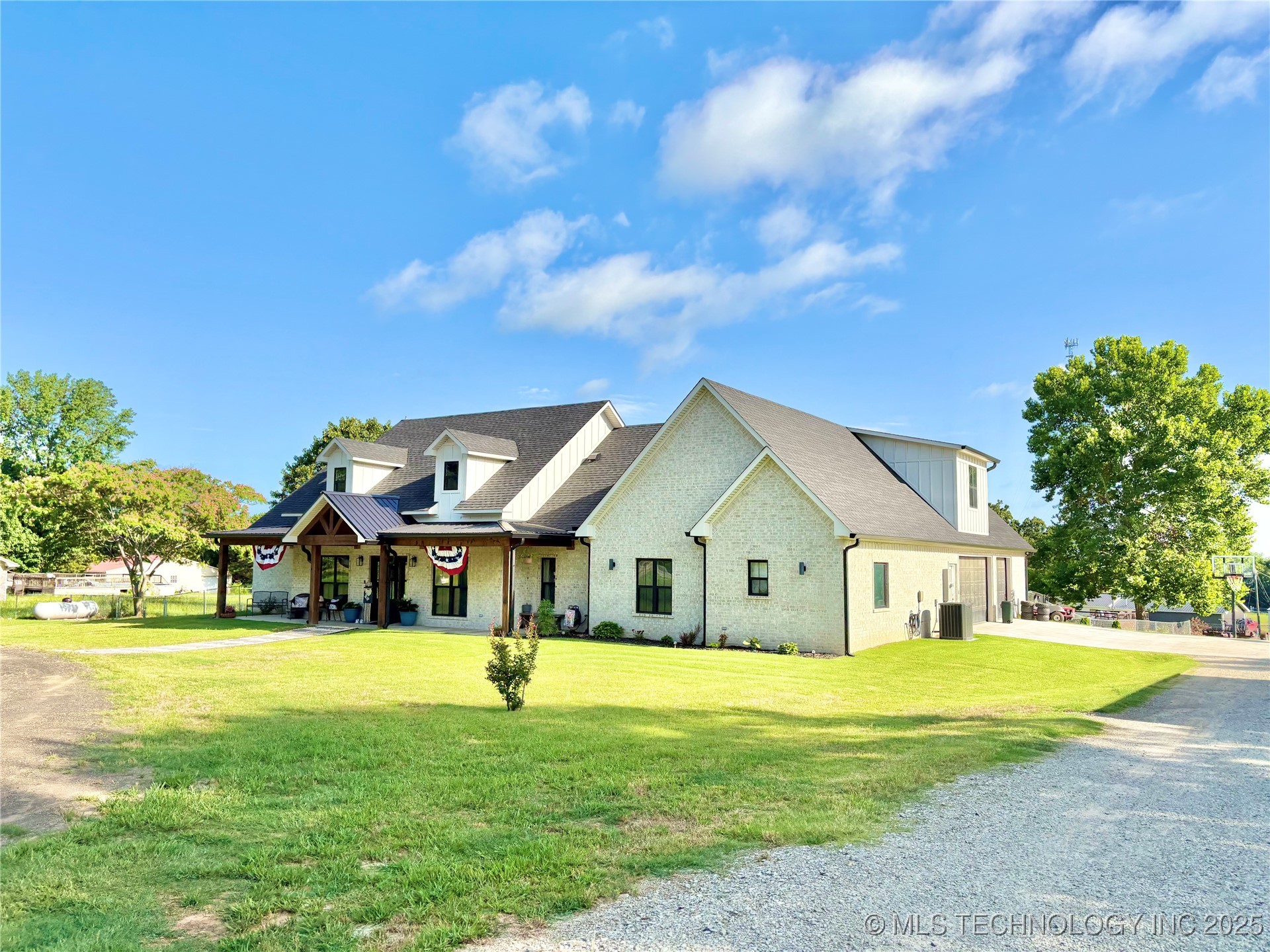1609 E Hollow Oak Road Property Photo 64