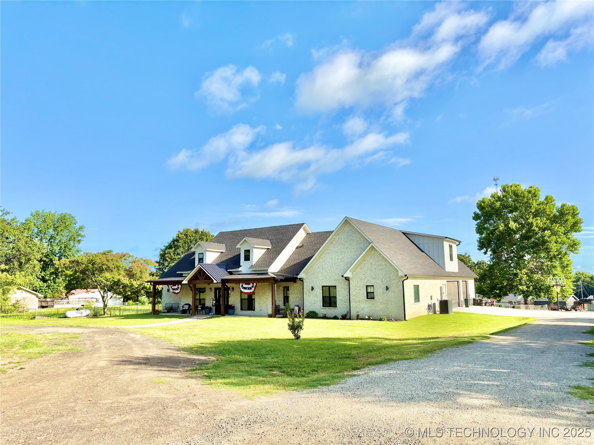1609 E Hollow Oak Road Property Photo 67