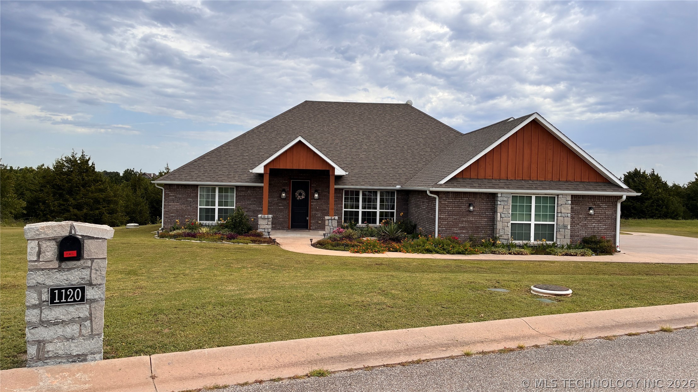 1120 E St Andrews Circle Property Photo 59