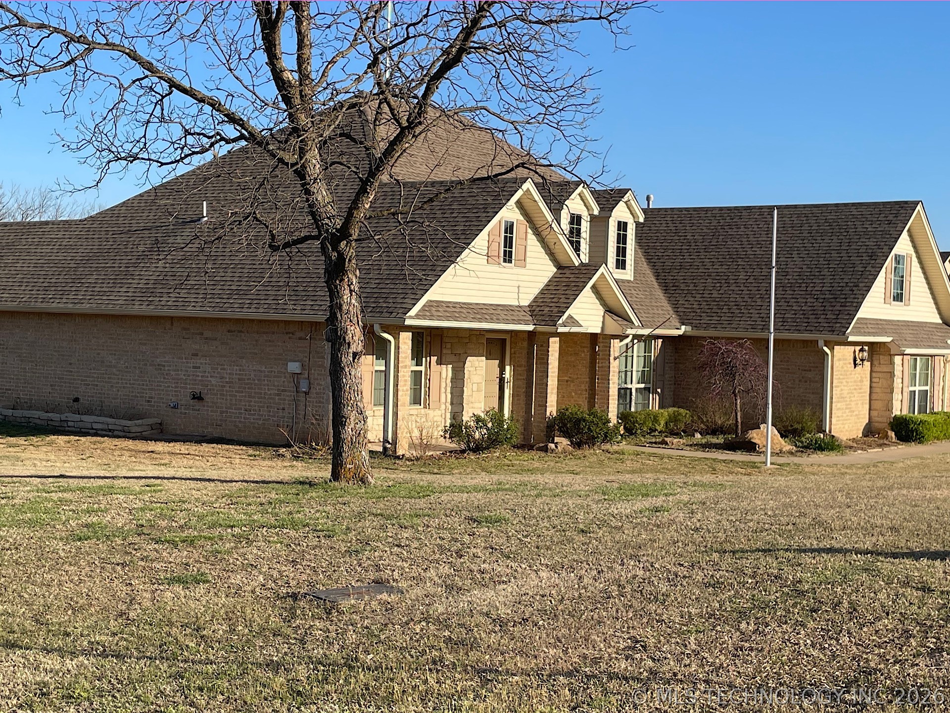 909 S Country Club Drive Property Photo 3
