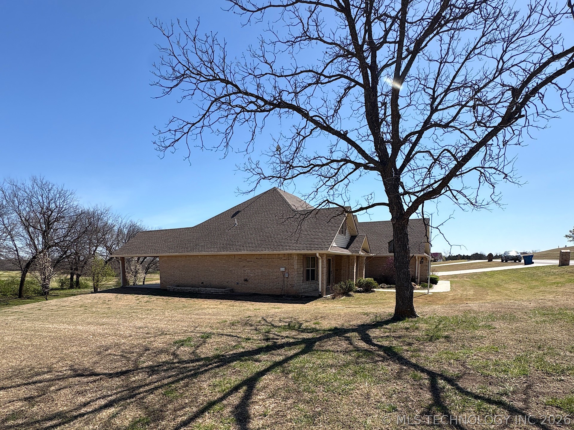 909 S Country Club Drive Property Photo 5