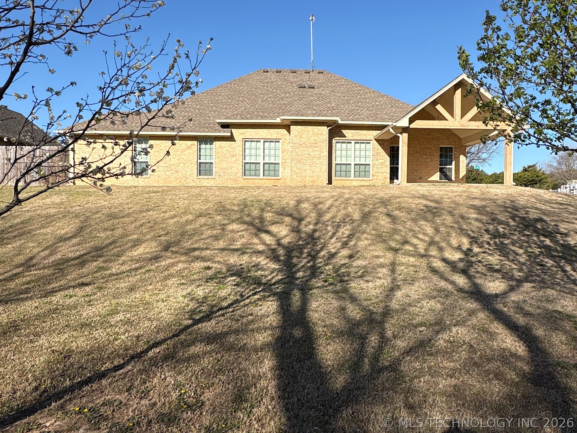 909 S Country Club Drive Property Photo 9