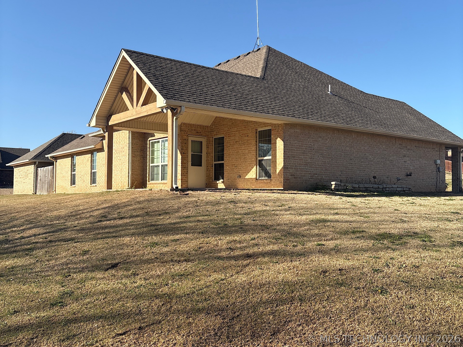 909 S Country Club Drive Property Photo 10