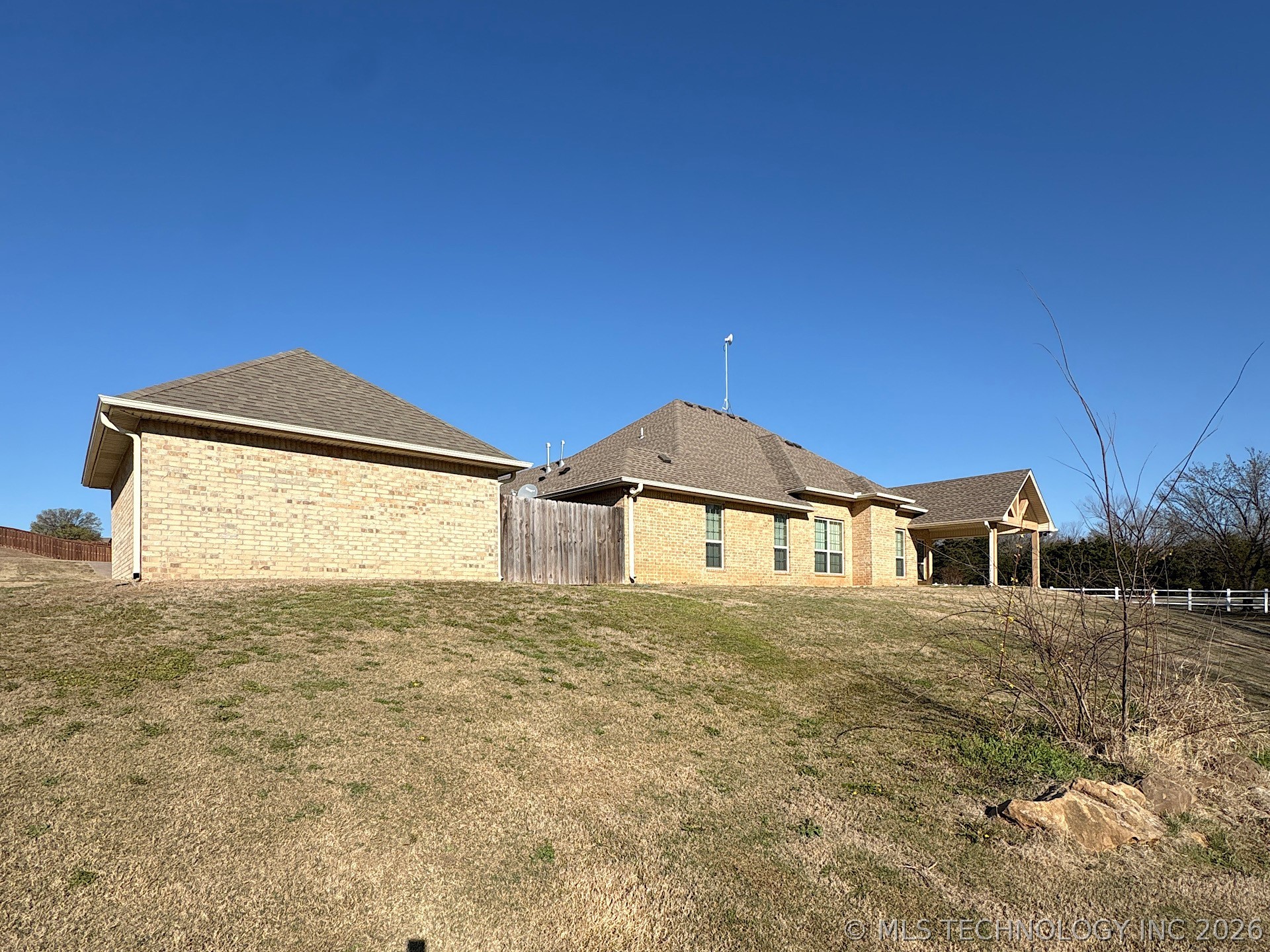 909 S Country Club Drive Property Photo 12