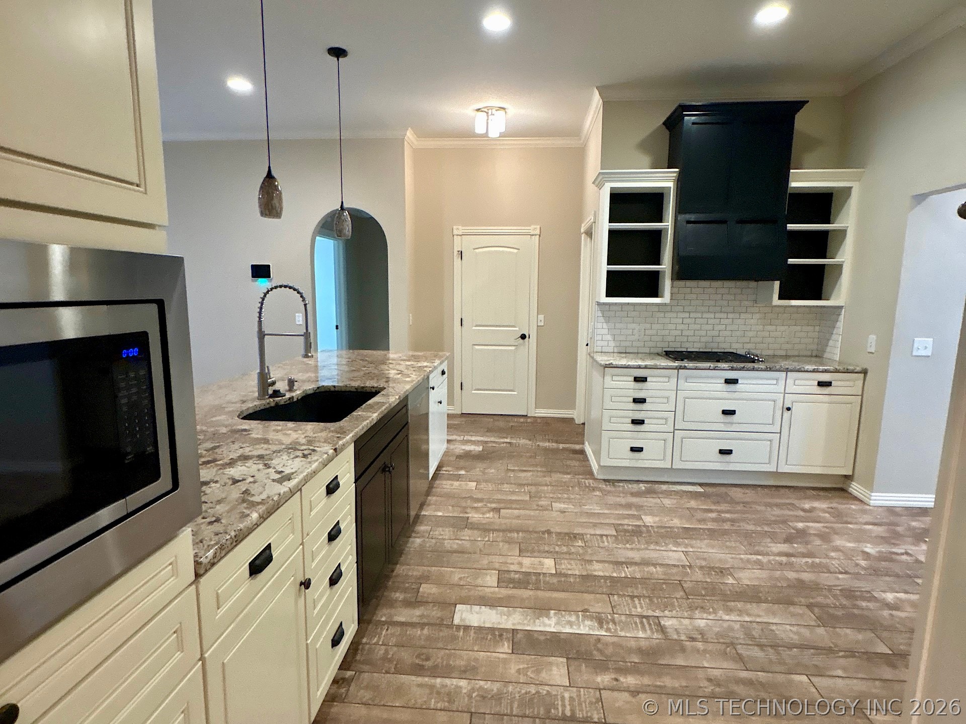 909 S Country Club Drive Property Photo 19