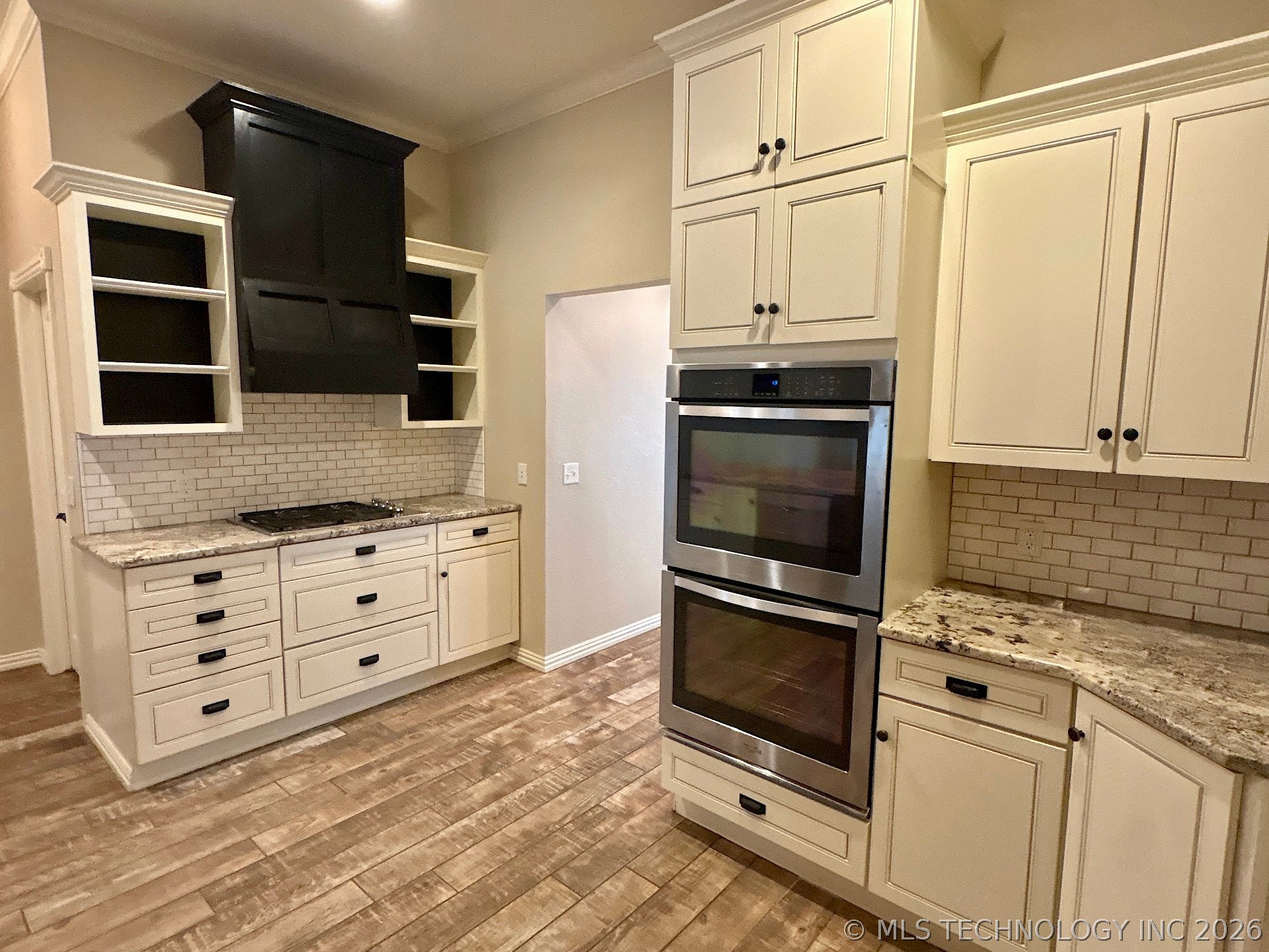 909 S Country Club Drive Property Photo 20