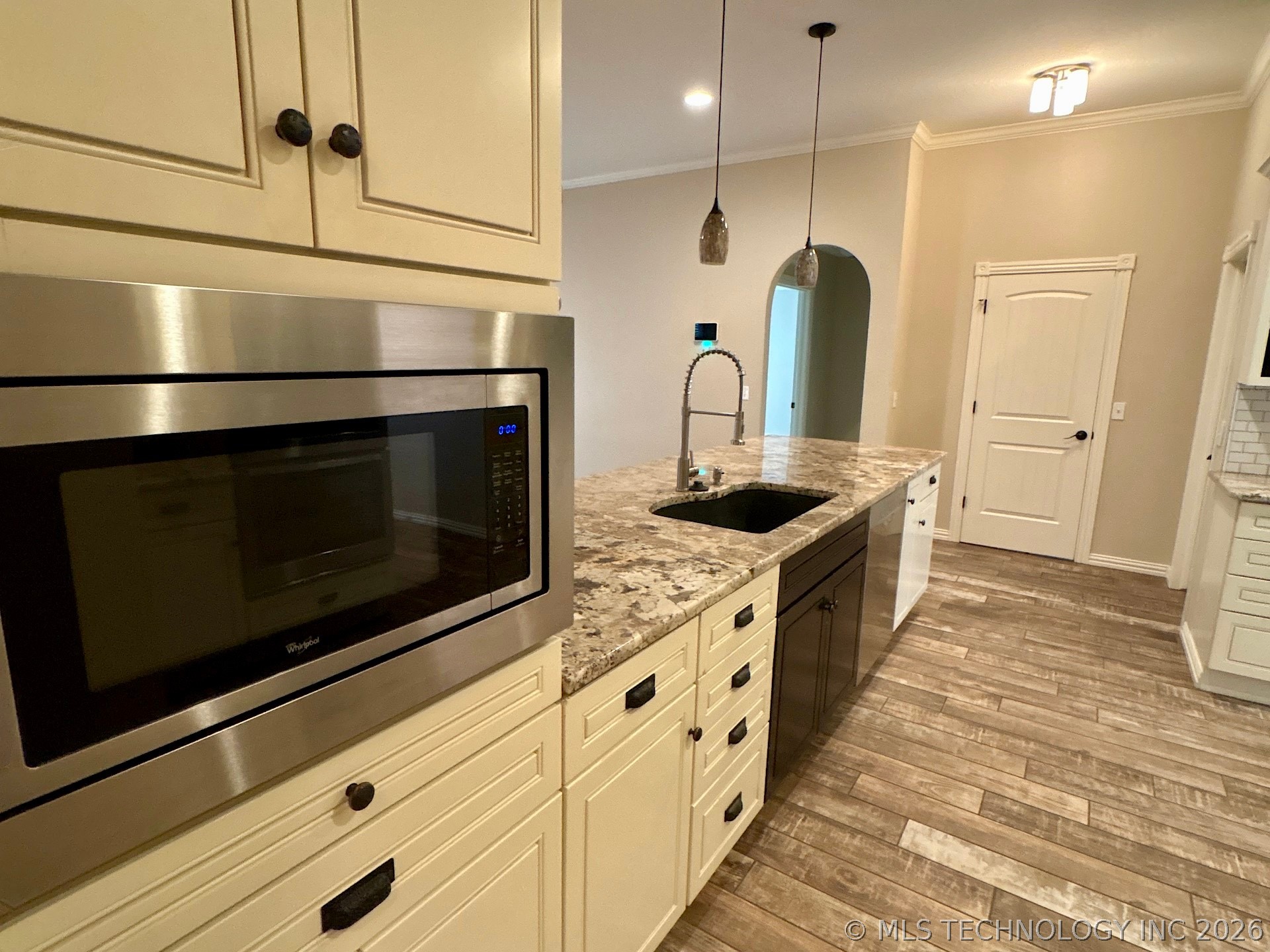 909 S Country Club Drive Property Photo 23