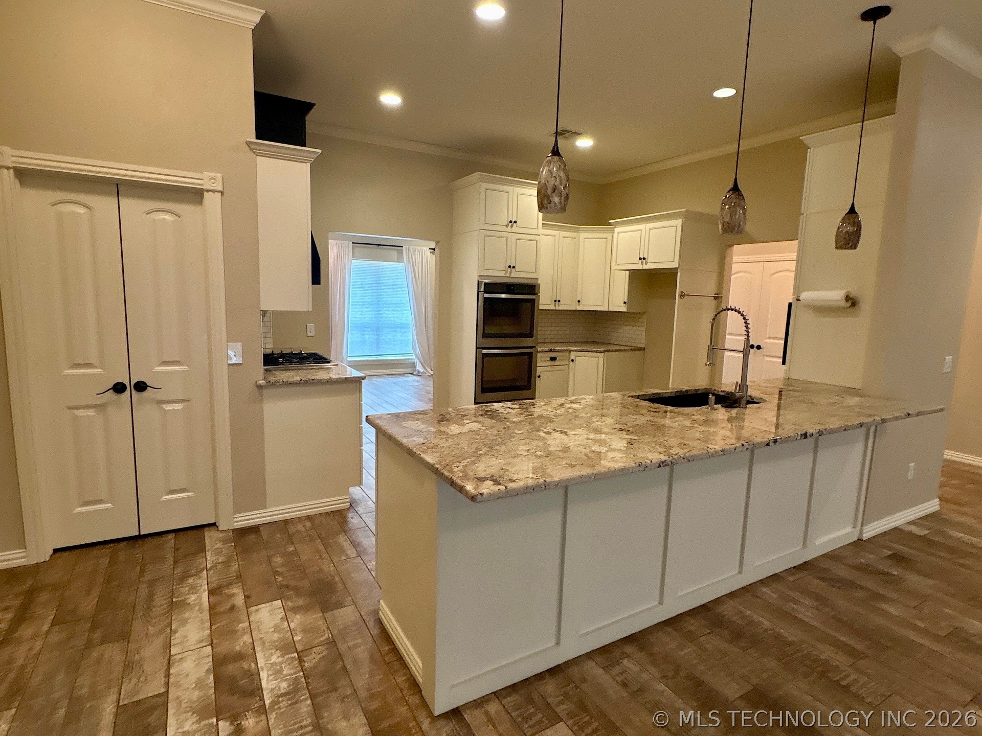 909 S Country Club Drive Property Photo 25