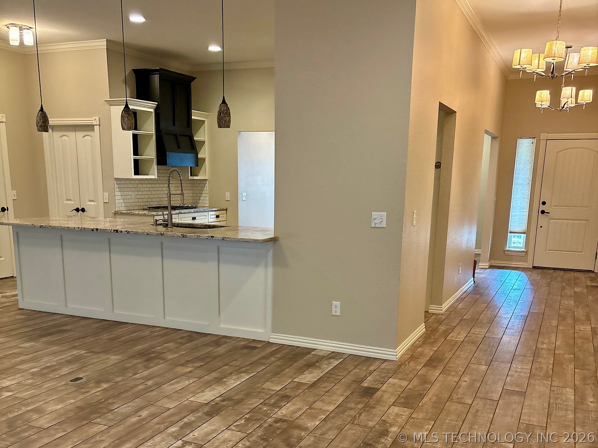 909 S Country Club Drive Property Photo 31