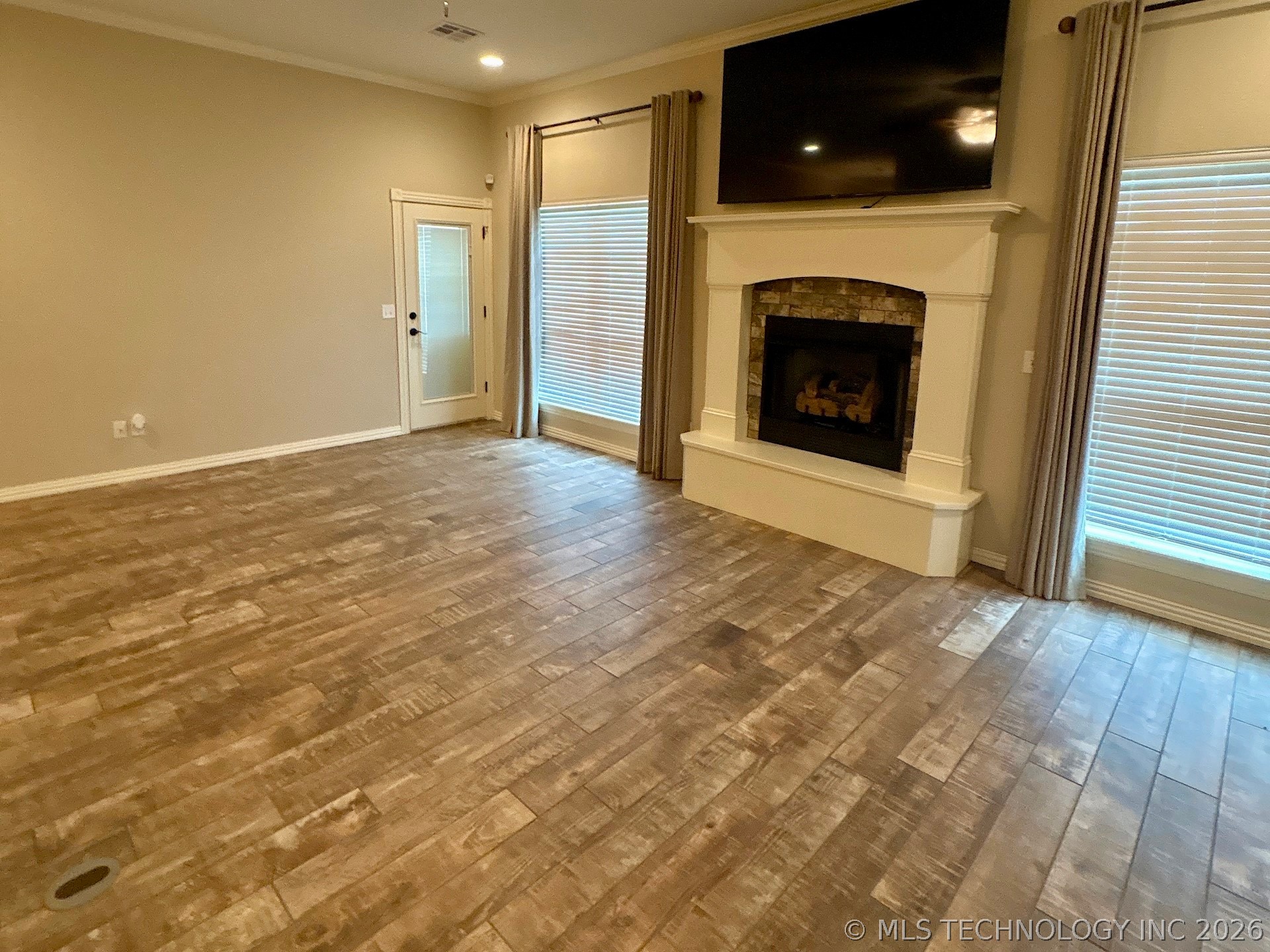 909 S Country Club Drive Property Photo 32