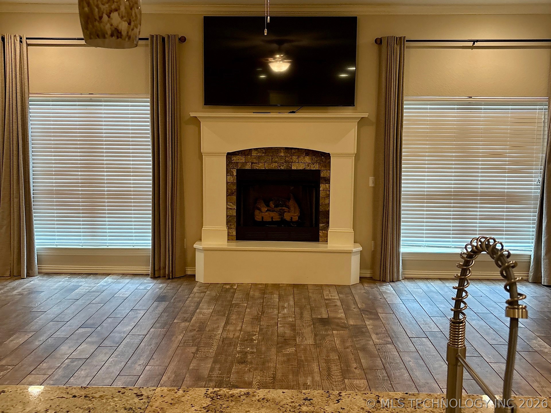 909 S Country Club Drive Property Photo 33