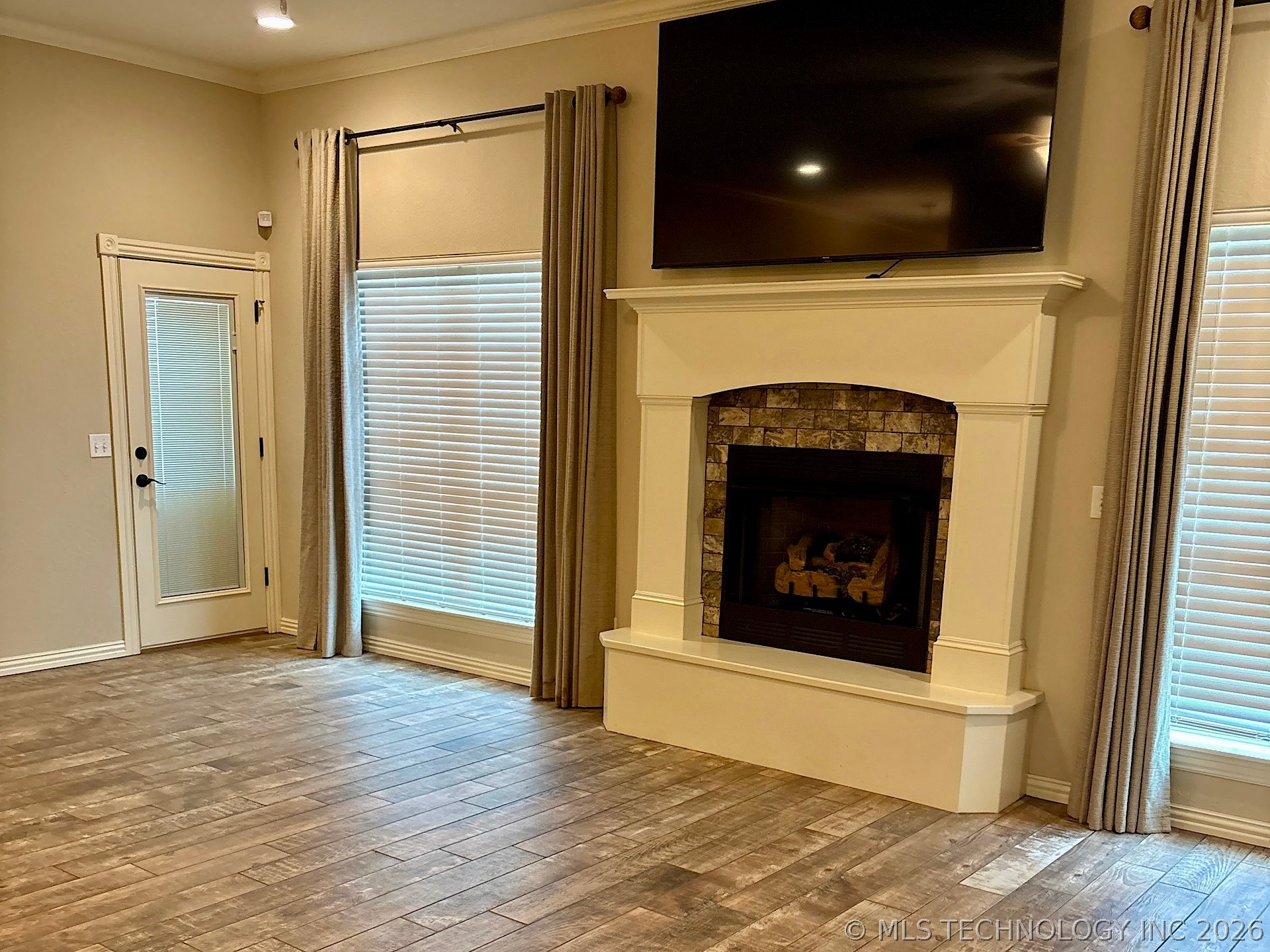909 S Country Club Drive Property Photo 34