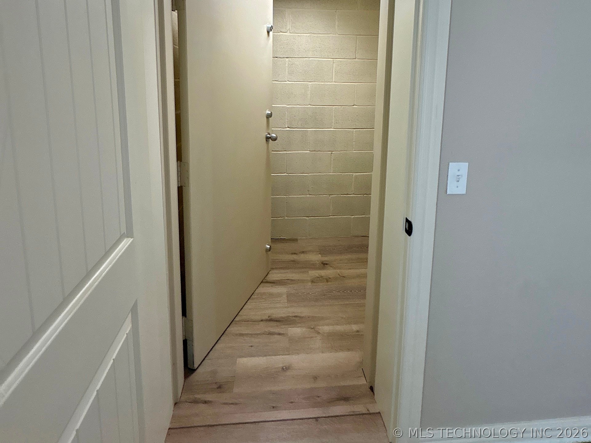 909 S Country Club Drive Property Photo 45