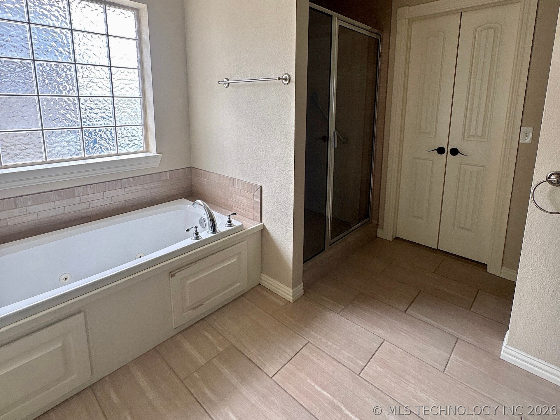 909 S Country Club Drive Property Photo 46