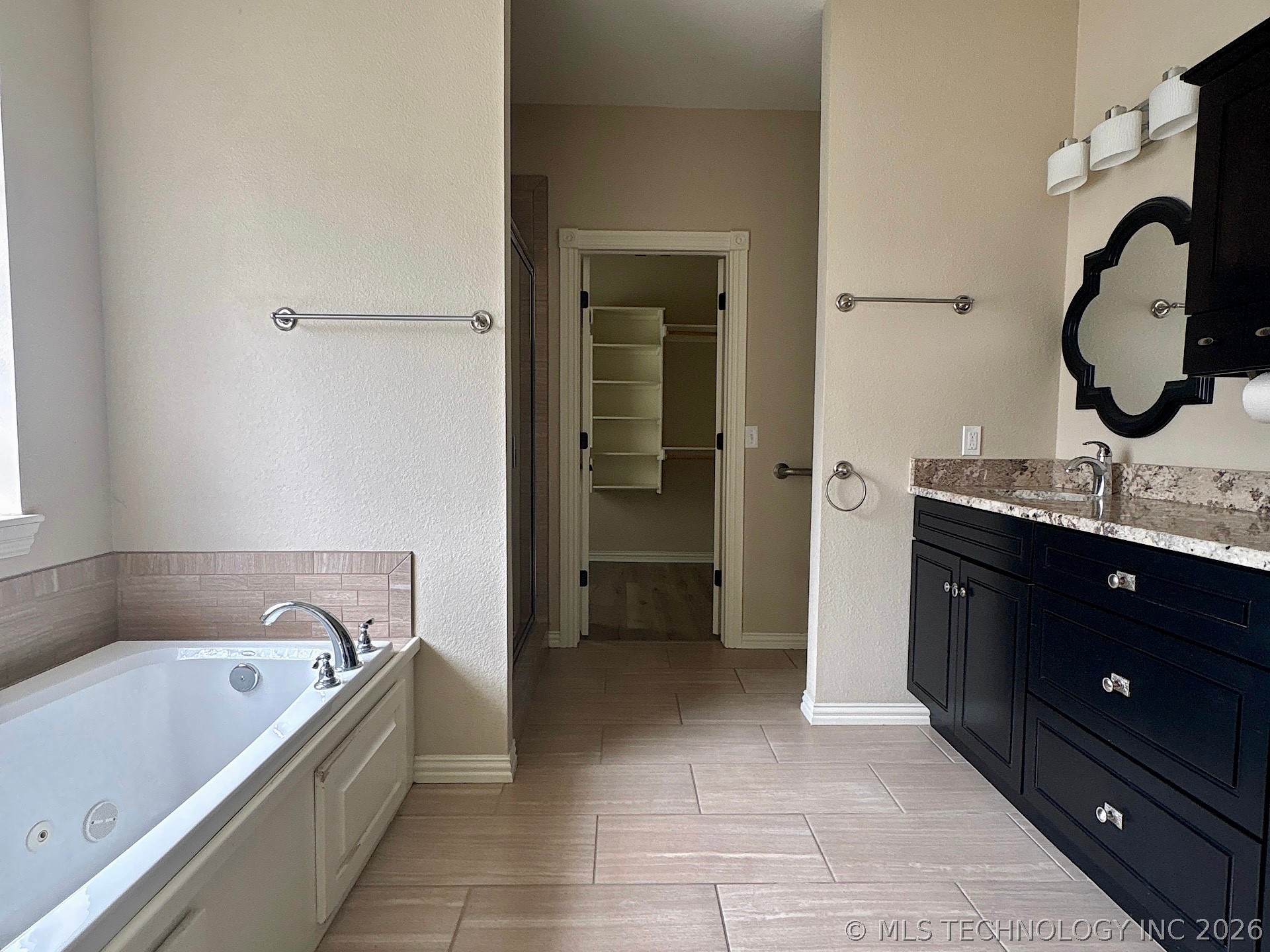 909 S Country Club Drive Property Photo 47