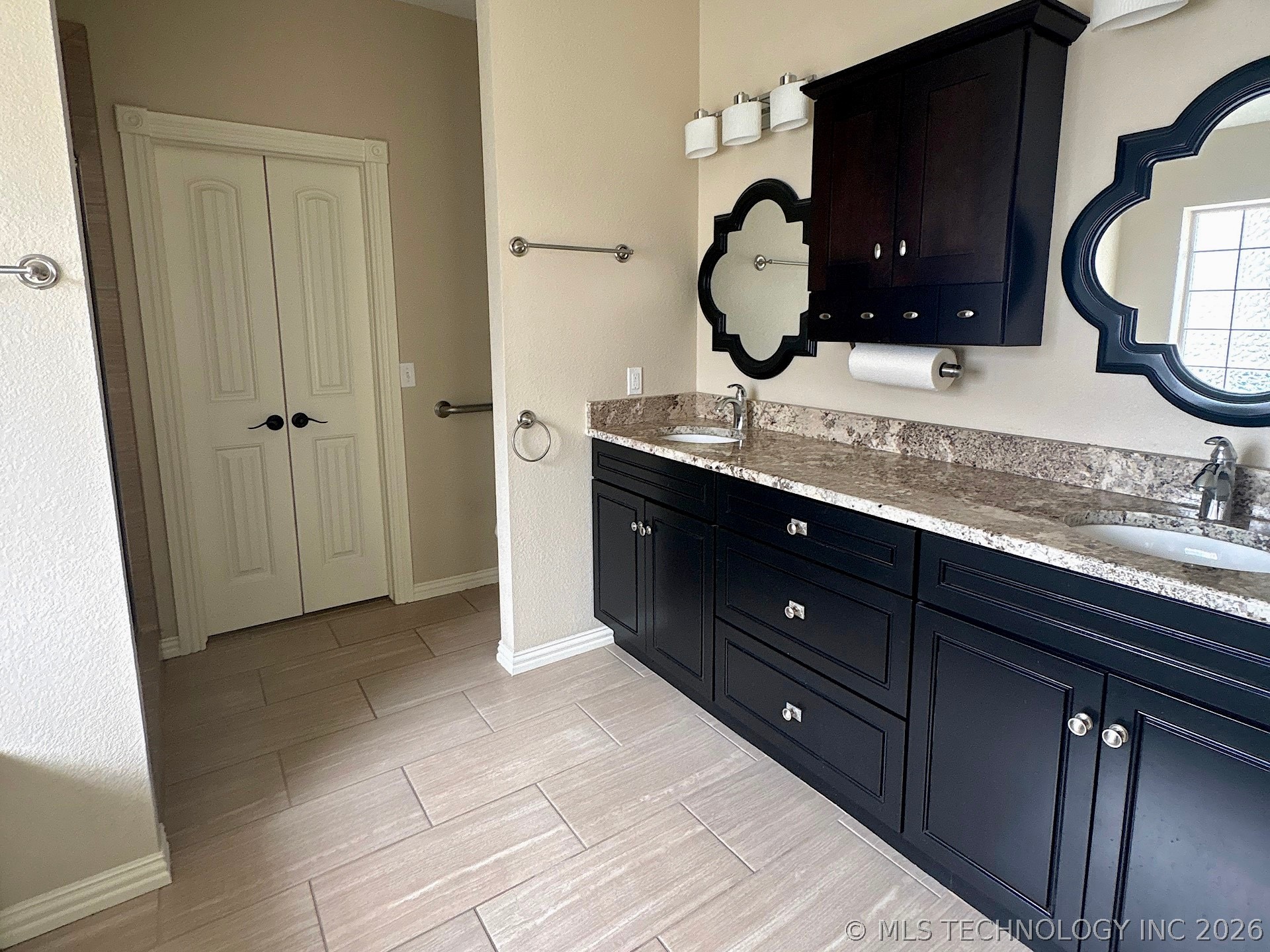 909 S Country Club Drive Property Photo 48
